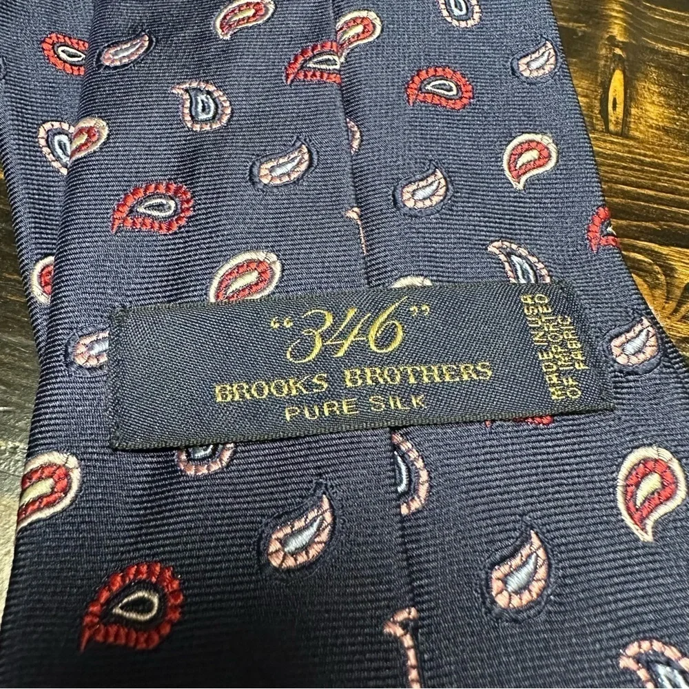 “346” Brooks Brothers Pure Silk Paisley Tie O/S
